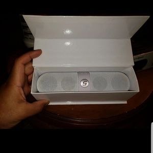 Bluetooth wireless speakers